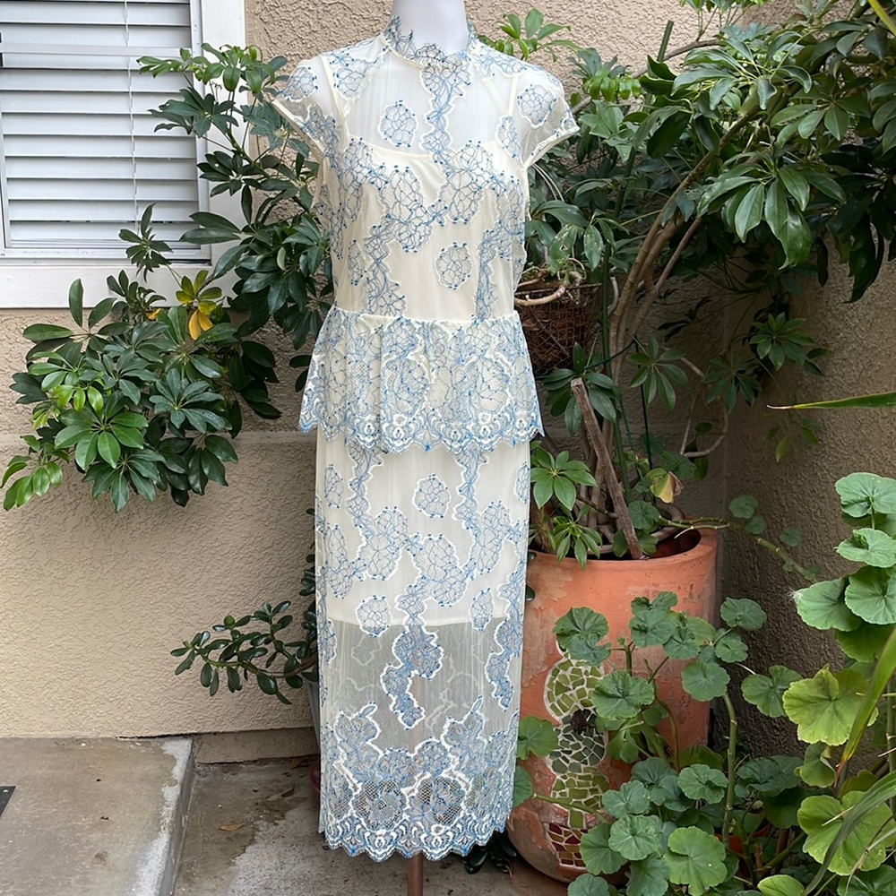 Light cream/blue Topshop lace dress with slip